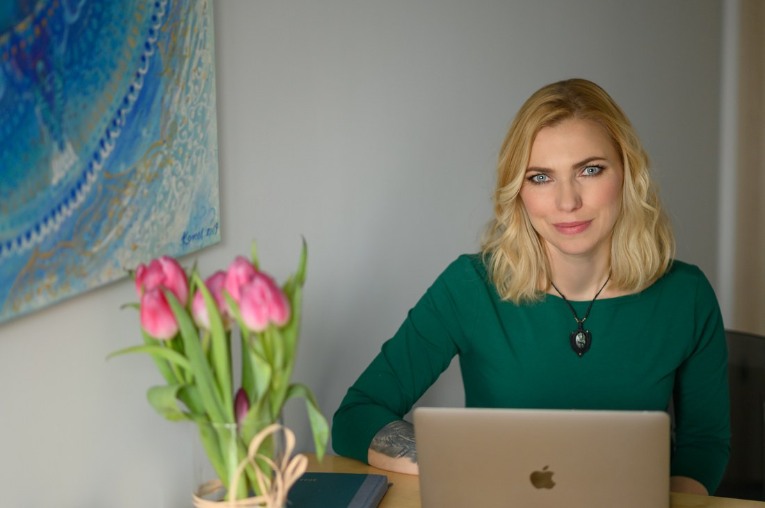 Ania Barańska przy pracy z firmą